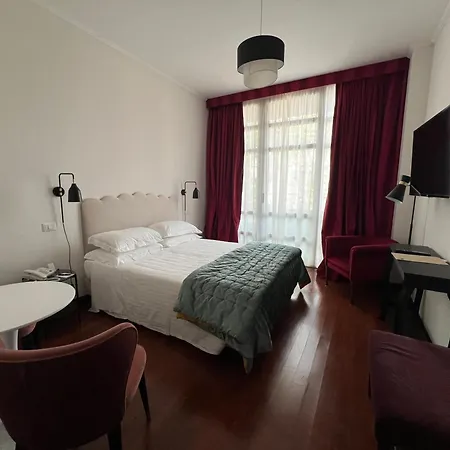 Hotel Fenix 4*