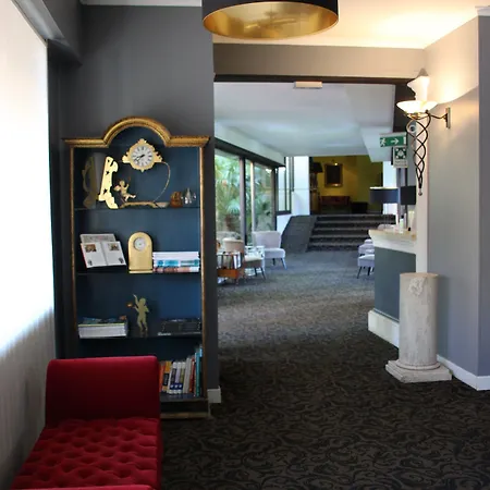 Fenix Hotel 4*