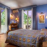 Fenix Hotel 4*